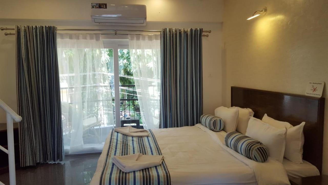 Pool Facing Studio Aparthotel